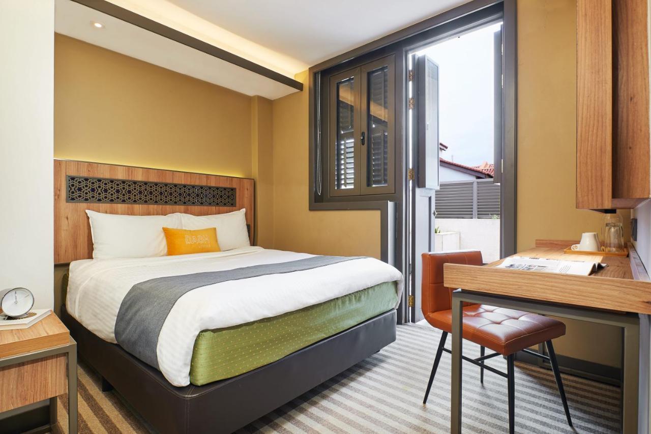 Dash Living Rochor 3* Singapura